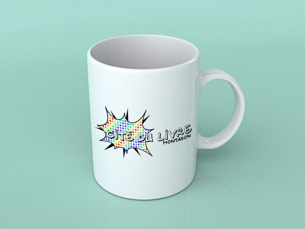 Un mug avec le logo de la Cité du Livre